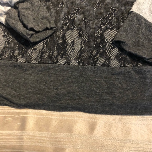 Women’s top - Picture 5 of 7